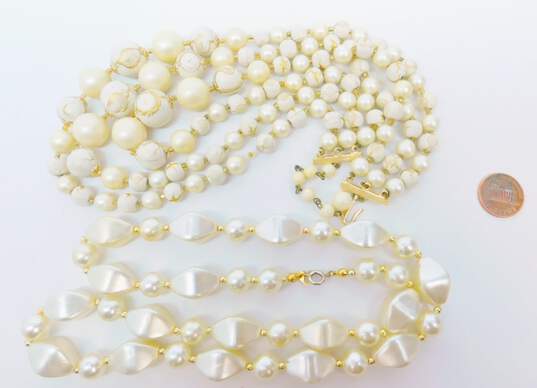 VNTG Mid Century Faux Pearl & Crackle Beaded Necklaces image number 4
