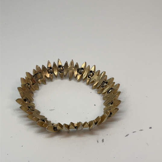 Designer Trifari Two-Tone Linked Fold Over Clasp Fashionable Chain Bracelet image number 2