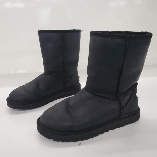 UGG Women's Classic Short Black Leather Water Resistant Wool Lined Boots Size 9 image number 1