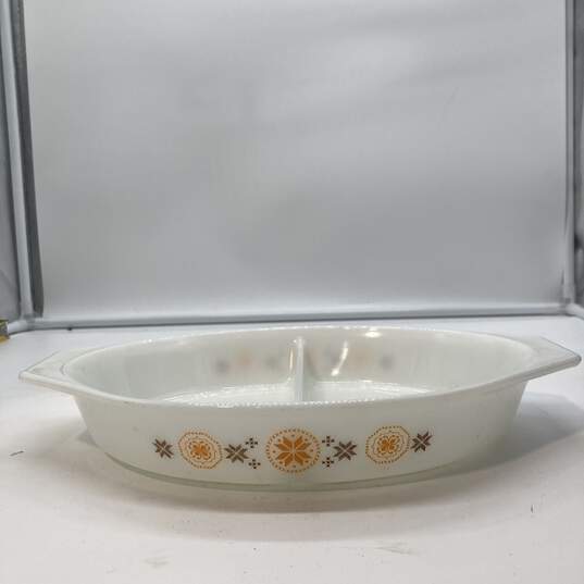 Pyrex Town & Country Oval Divided Dish image number 1