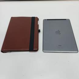 Apple iPad Model: A1475 Air Silver Tone w/Brown Leather Case alternative image