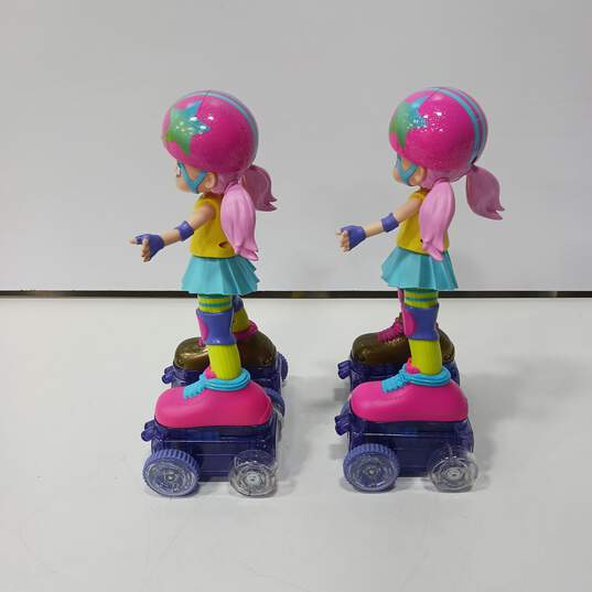 2 RC  Rock N Rollerskate Doll Rainbow Riley Light Up image number 3