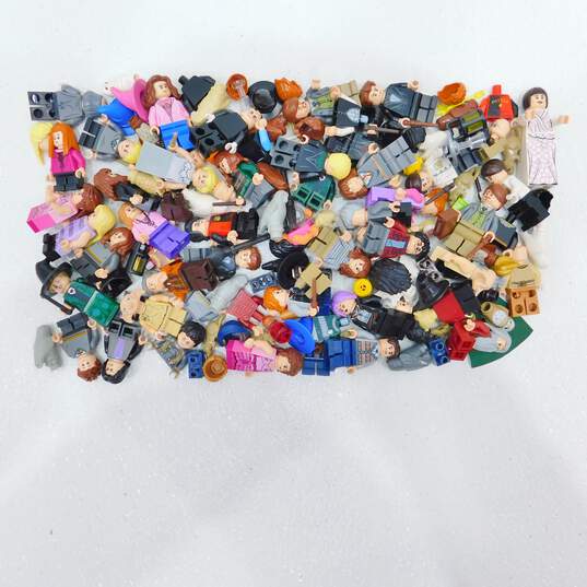 8.8 Oz. LEGO Harry Potter Minifigures Bulk Lot image number 1