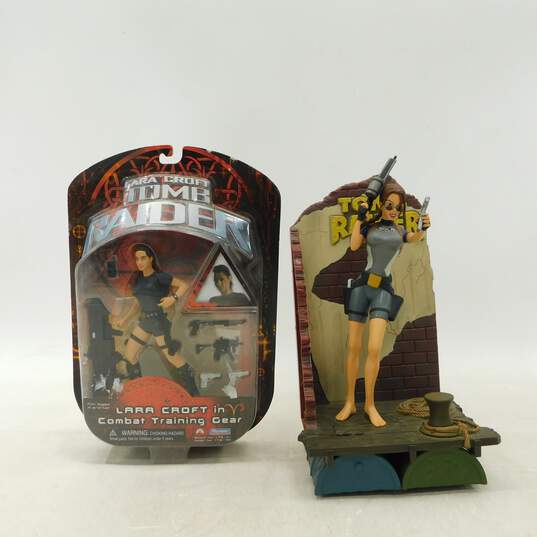Sealed VTG Playmates Tomb Raider Lara Croft Combat Gear Figure & Wet Suit Statue image number 1