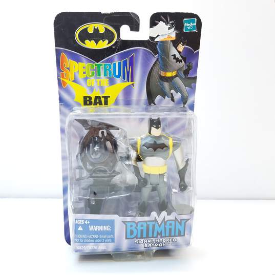 Lot of 3 Vintage Hasbro Spectrum of the Bat Batman Action Figures image number 6