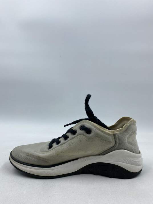 Chanel Gray Sneaker Casual Shoe Women 5.5 image number 2