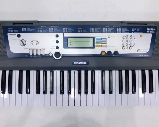 Yamaha Model EZ-200 Portatone Electronic Keyboard/Piano image number 4