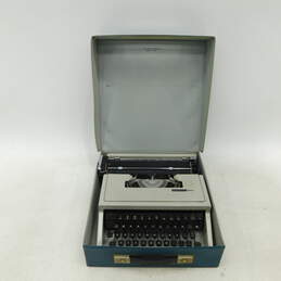 1968 Olivetti Underwood Dora Portable Typewriter w/ Case
