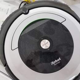 iRobot Roomba 690 Wi-Fi Connect Robotic Vacuum Sold as Parts N Repair alternative image