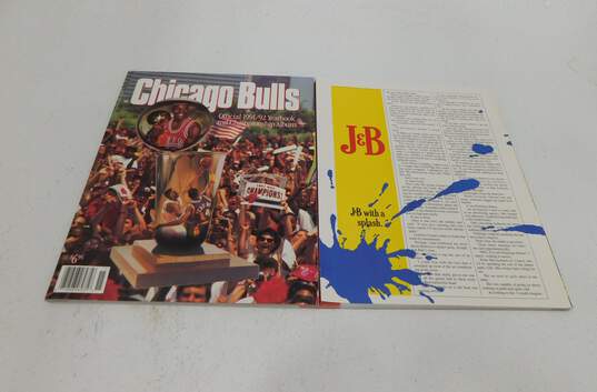 Chicago Bulls NBA Champions 90-91 & 91-92 Memorabilia Lot image number 5