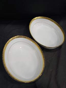 Bundle of Assorted Royal Gallery Gold Buffet China Pieces alternative image