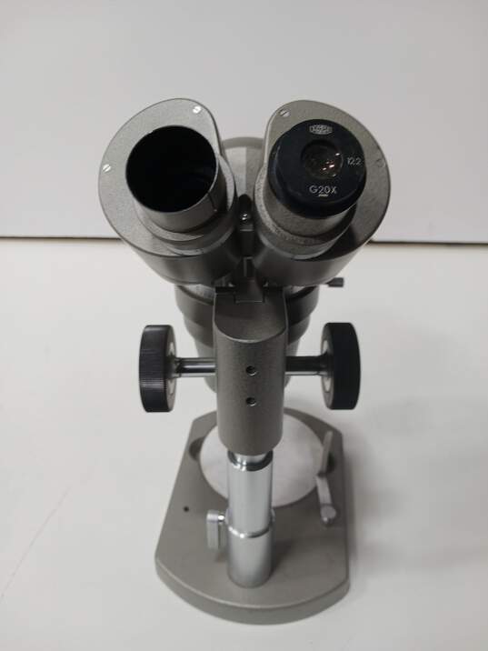 Gray Microscope image number 3