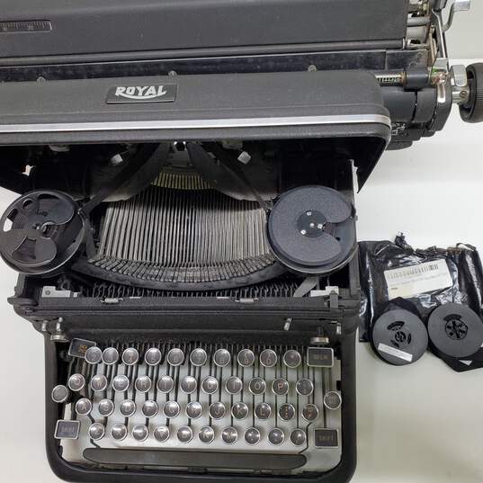 VTG. Royal KMN Manual Typewriter Untested P/R+ image number 3