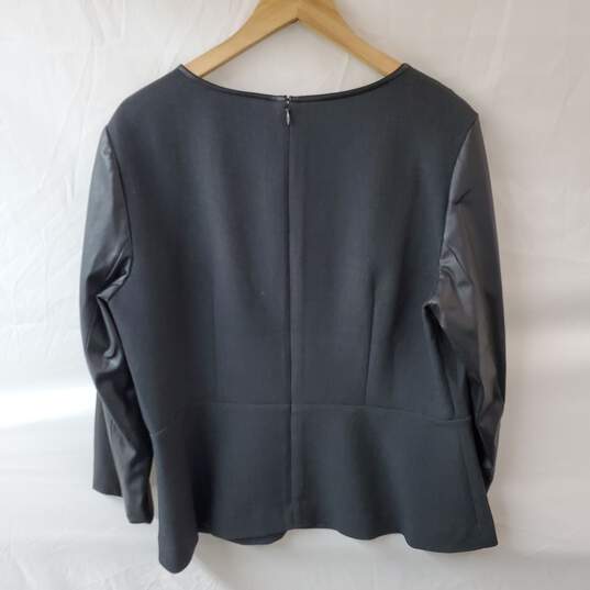 Women's Anne Taylor Black/Dark Gray Blouse with Faux Leather Sleeves Size 14 NWT image number 2