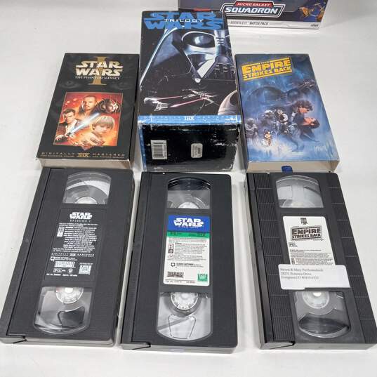Bundle of Assorted Star Wars Action Figures & VHS Tapes image number 8