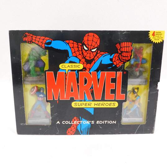 Classic Marvel Super Heroes Collector's Edition 4 Figures + Book Spider-man hulk image number 1