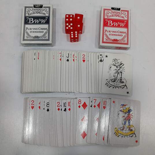 Poker Chip Set in Silver Case image number 3