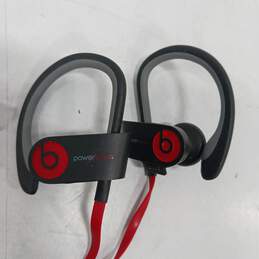 PowerBeats Black/Red Wireless In-Ear Headphones in Case alternative image