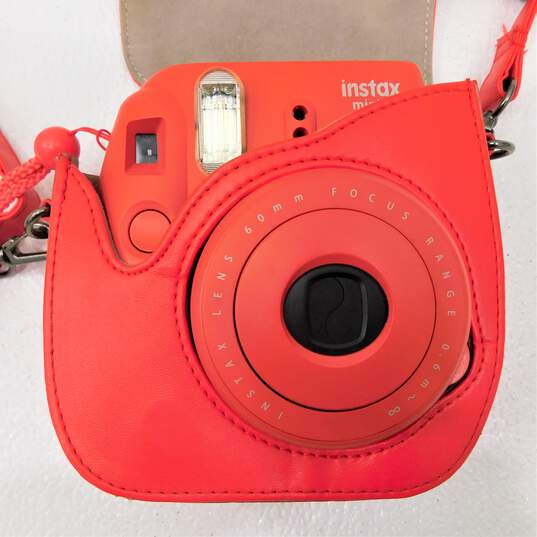 Fujifilm Instax Mini 8 Red  Instant Film Camera w/Red Carry Case image number 7