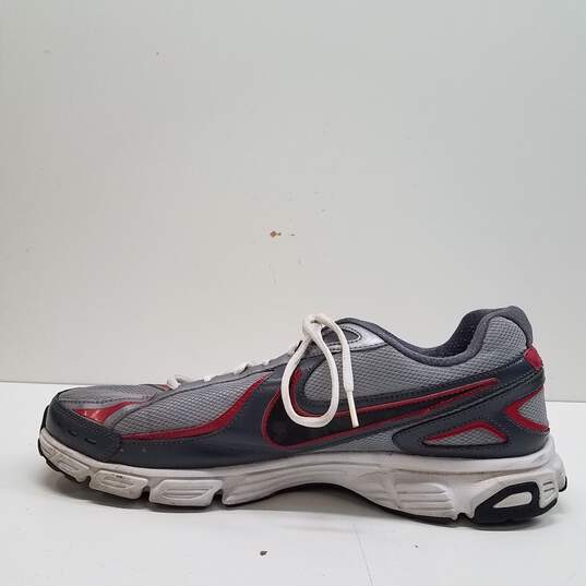Nike Incinerate Grey Red Athletic Shoes Men's Size 13 image number 2