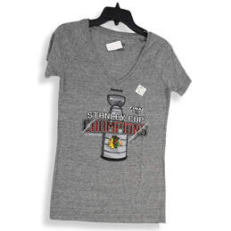 NWT Womens Gray Chicago Blackhawks Stanley Cup Champs V-Neck T-Shirt Size M
