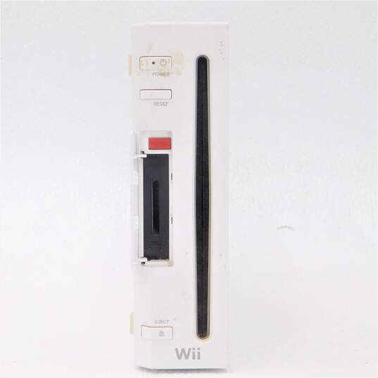 Nintendo Wii W/ 2 Controllers & 4 Games image number 3