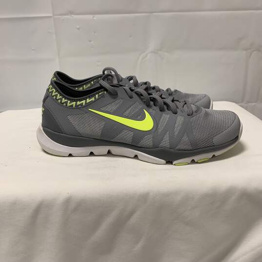 Grey and Green Nike Running Shoes Size:10 image number 2