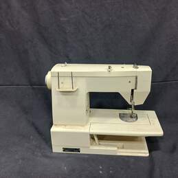 Montgomery Ward Sewing Machine Model UHT-J1942 alternative image