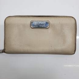 AUTHENTICATED MARC BY MARC JACOBS TWO TONE ZIP AROUND LARGE WALLET 8x4x1in