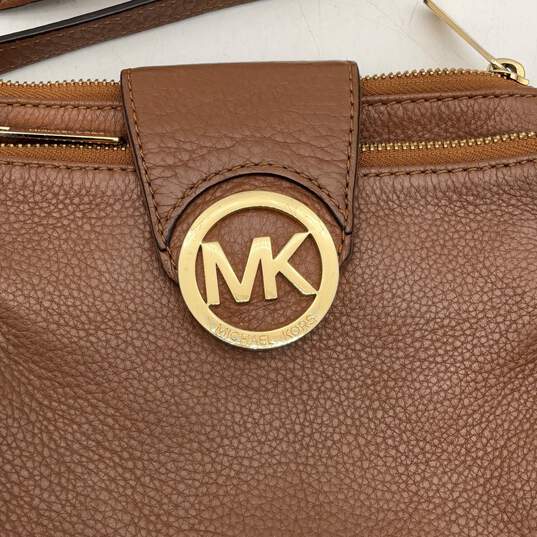 NWT Michael Kors Womens Brown Leather Adjustable Strap Fulton Crossbody Bag image number 4