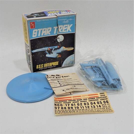 1968 AMT Star Trek USS Enterprise Model Kit S951 image number 1