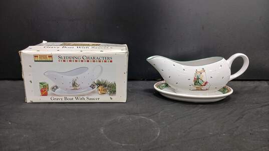 Debbie Mumm Sledding Characters Gravy Boat with Saucer IOB image number 1