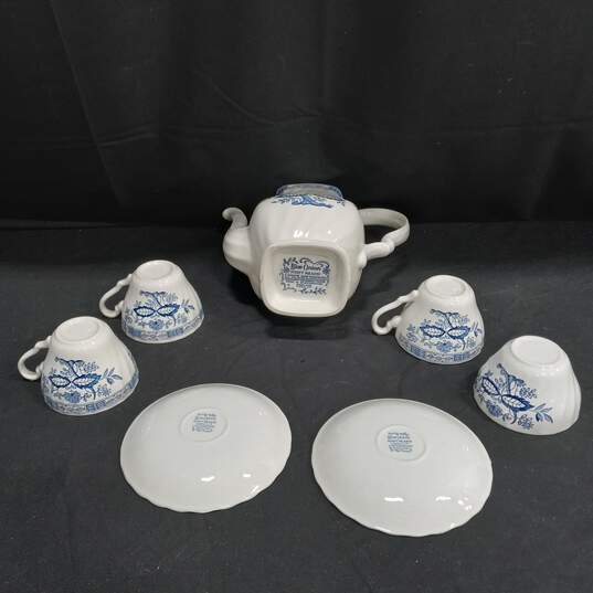 Set of 7 Vintage Myott Meakin Blue Onion Cups, Saucers & Pot image number 2