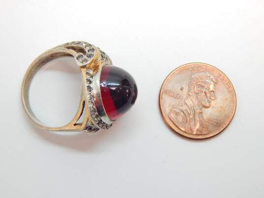 Vintage 925 Vermeil Red Glass Cabochon & Rhinestones Accented Scroll Unique Ring 8.3g image number 2