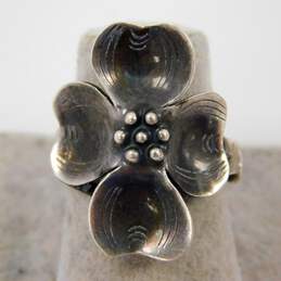 Vintage Sterling Silver Dogwood Flower Adjustable Ring & Screw Back Earrings 6.1g alternative image