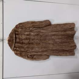 Women's Vintage Fur Coat alternative image