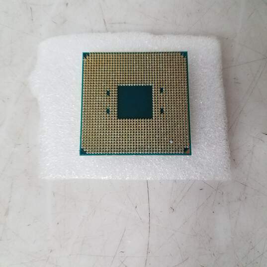 AMD Ryzen 7 1800X 3.6GHz Eight Core Socket AM4 desktop PC CPU Processor YD180XBCM88AE - Untested image number 3