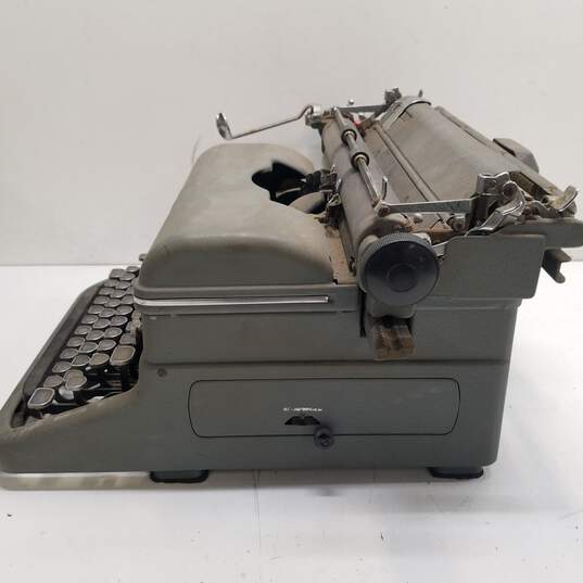 Vintage Royal Typewriter-SOLD AS IS, FOR PARTS OR REPAIR image number 5