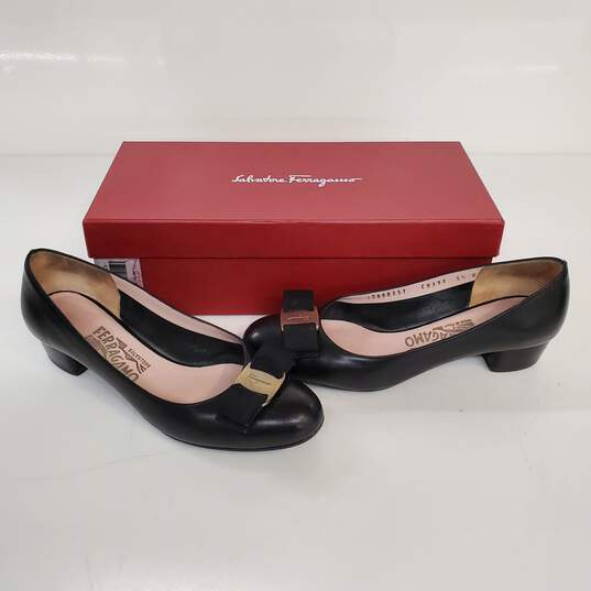 Salvatore Ferragamo Vara Black Leather Shoes W/Box Women's Size 5.5B image number 1
