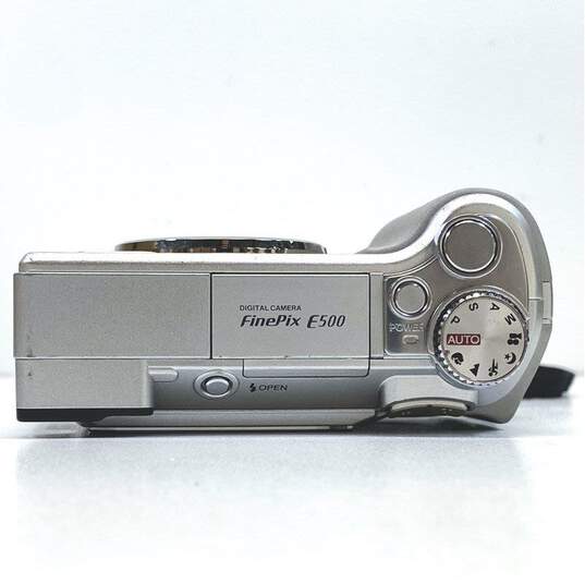 Fujifilm FinePix E500 4.1MP Digital Camera image number 4