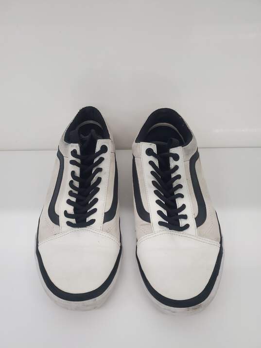 Men The North Face White Black Suede Sneakers Size-11.5 image number 1