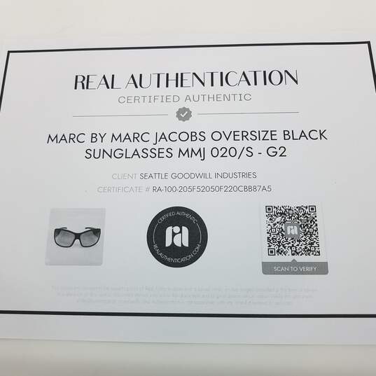 AUTHENTICATED Marc by Marc Jacobs Oversize Black Sunglasses image number 6