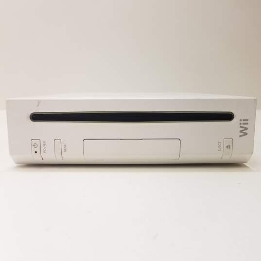 Nintendo Wii Console W/ Accessories image number 2