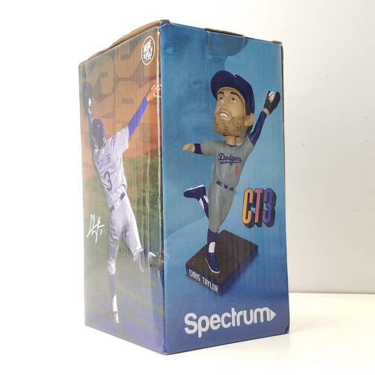 Los Angeles Dodgers MLB Chris Taylor and Max Muncy Bobblehead Collectors Bundle image number 2