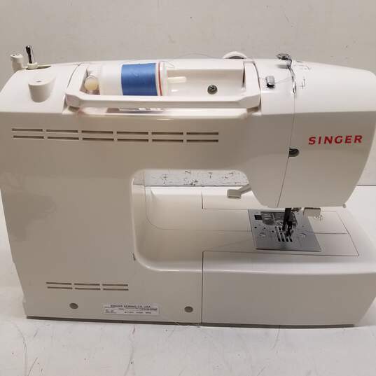 Singer Advanced 7422 Electric Sewing Machine image number 6