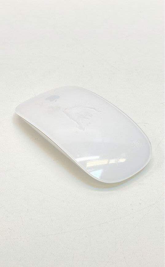 Apple Magic Wireless Mouse w/ Rechargable batteries image number 2