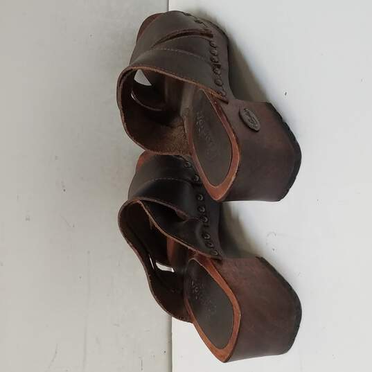 Candies Brown Leather Straps Wooden Sandals Size 6 image number 4