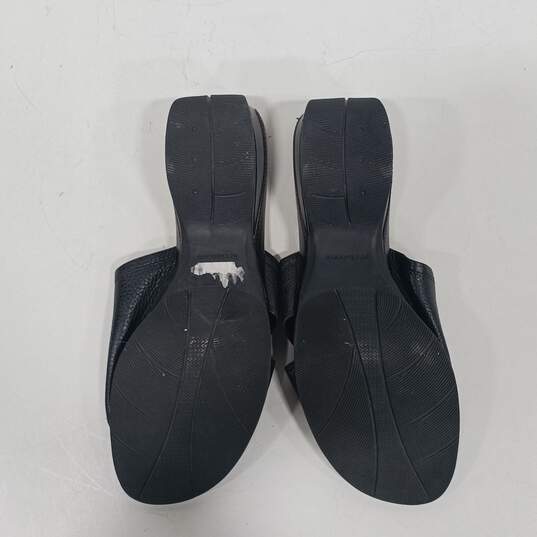 Liz Claiborne Black Wedge Sandals Size 7.5 image number 3