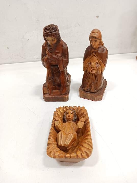 Set of 13 Hand Carved Wooden Nativity Set image number 4