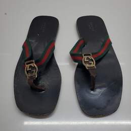 AUTHENTICATED MEN'S GUCCI 'KIKA' GG BUCKLE THONG SANDALS SIZE 7.5? (10in x 4.5in)